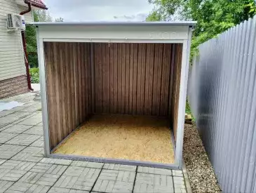 Хозблок для хранения квадроцикла в двойной расцветке в дер. Сокольники, Дмитровский г.о., МО